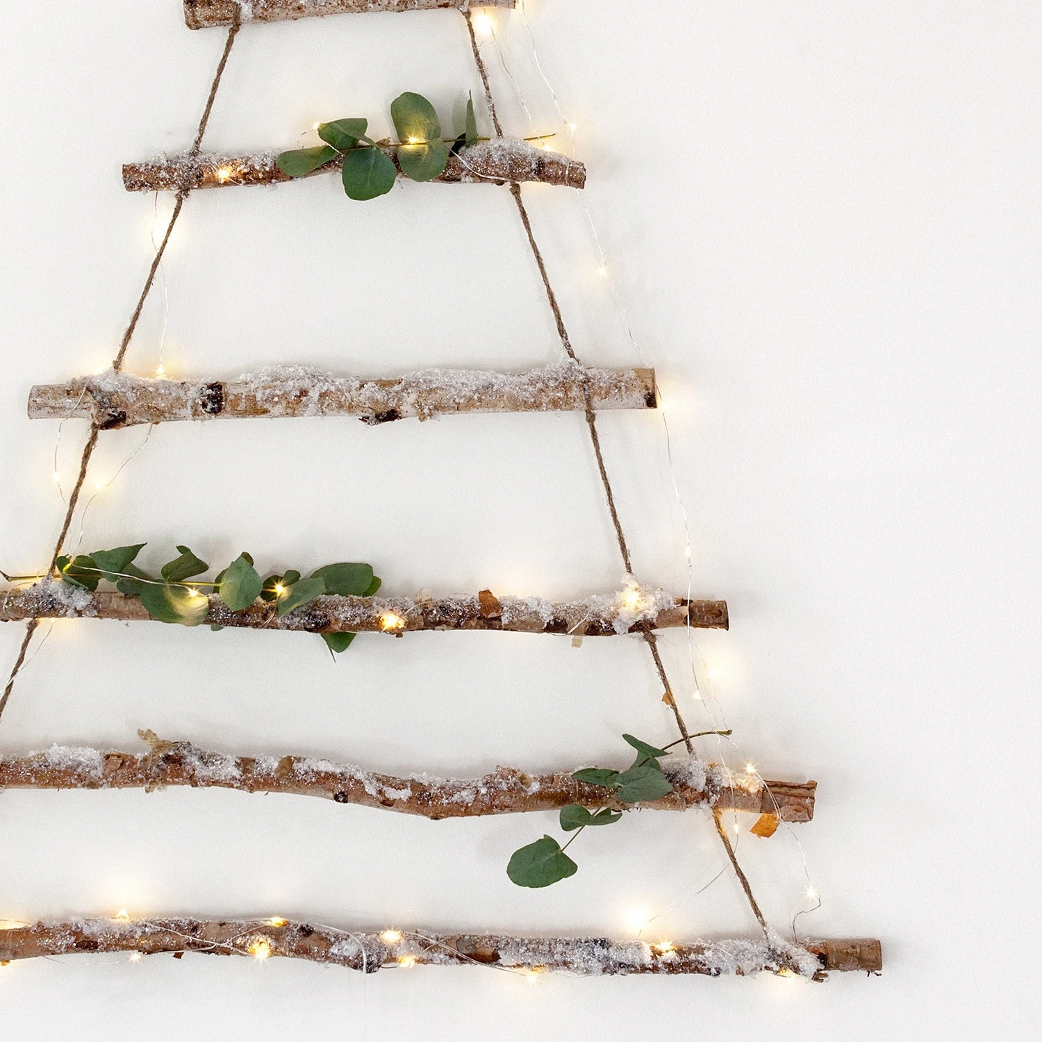 Sapin De Noël à Suspendre Avec Branches Style Bouleau Enneigées 3 Sapin De Noël à Suspendre Avec Branches Style Bouleau Enneigées – Image 3