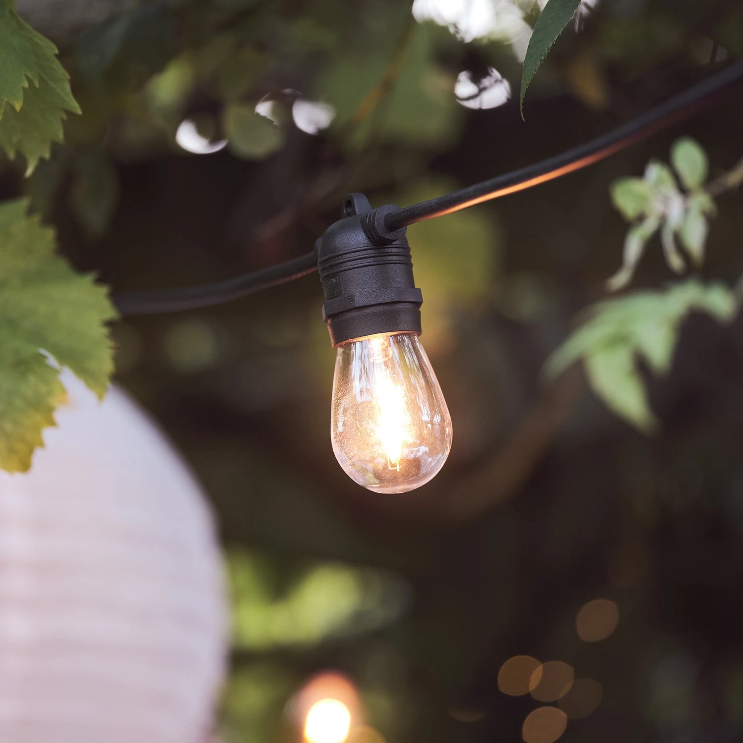 Guirlande Guinguette Ultimate Connect 75m 150 LED Blanc Chaud 3 Guirlande Guinguette Ultimate Connect 75m 150 LED Blanc Chaud – Image 3