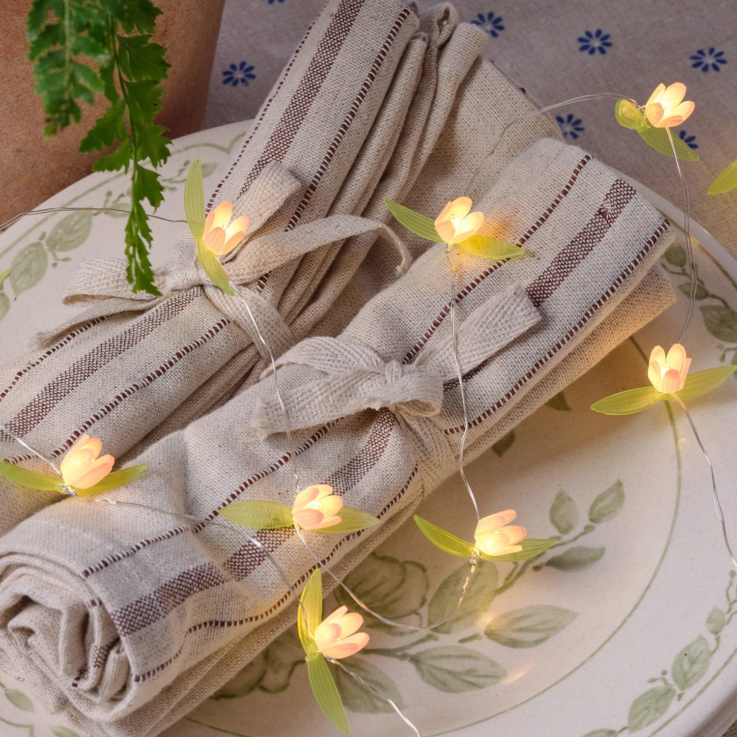 Guirlande Lumineuse Micro LED D'Extérieur à 20 Roses Miniatures 3 Guirlande Lumineuse Micro LED D'Extérieur à 20 Roses Miniatures – Image 3