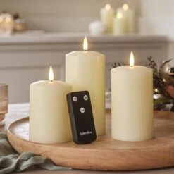 Lot De Composition Automnale Avec Trio De Porte-Bougies & 3 Bougies LED TruGlow® 11 Lot De Composition Automnale Avec Trio De Porte-Bougies & 3 Bougies LED TruGlow® -Éclairage Domestique CA18013 trio de bougies ivoire truglow avec telecommande