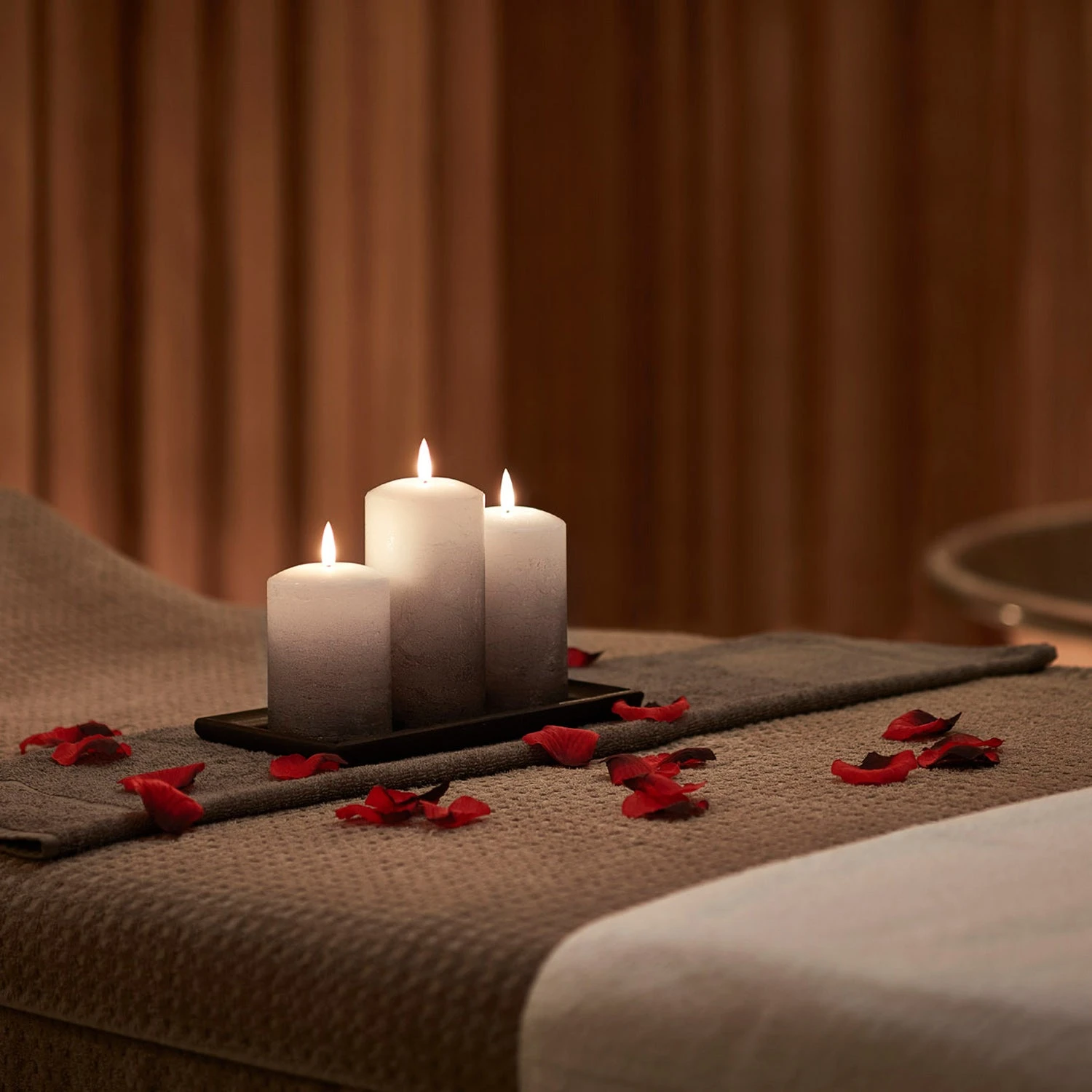 Lot De 3 Bougies Piliers TruGlow® à LED Effet Ombré Argenté Avec Télécommande 6 Lot De 3 Bougies Piliers TruGlow® à LED Effet Ombré Argenté Avec Télécommande – Image 6