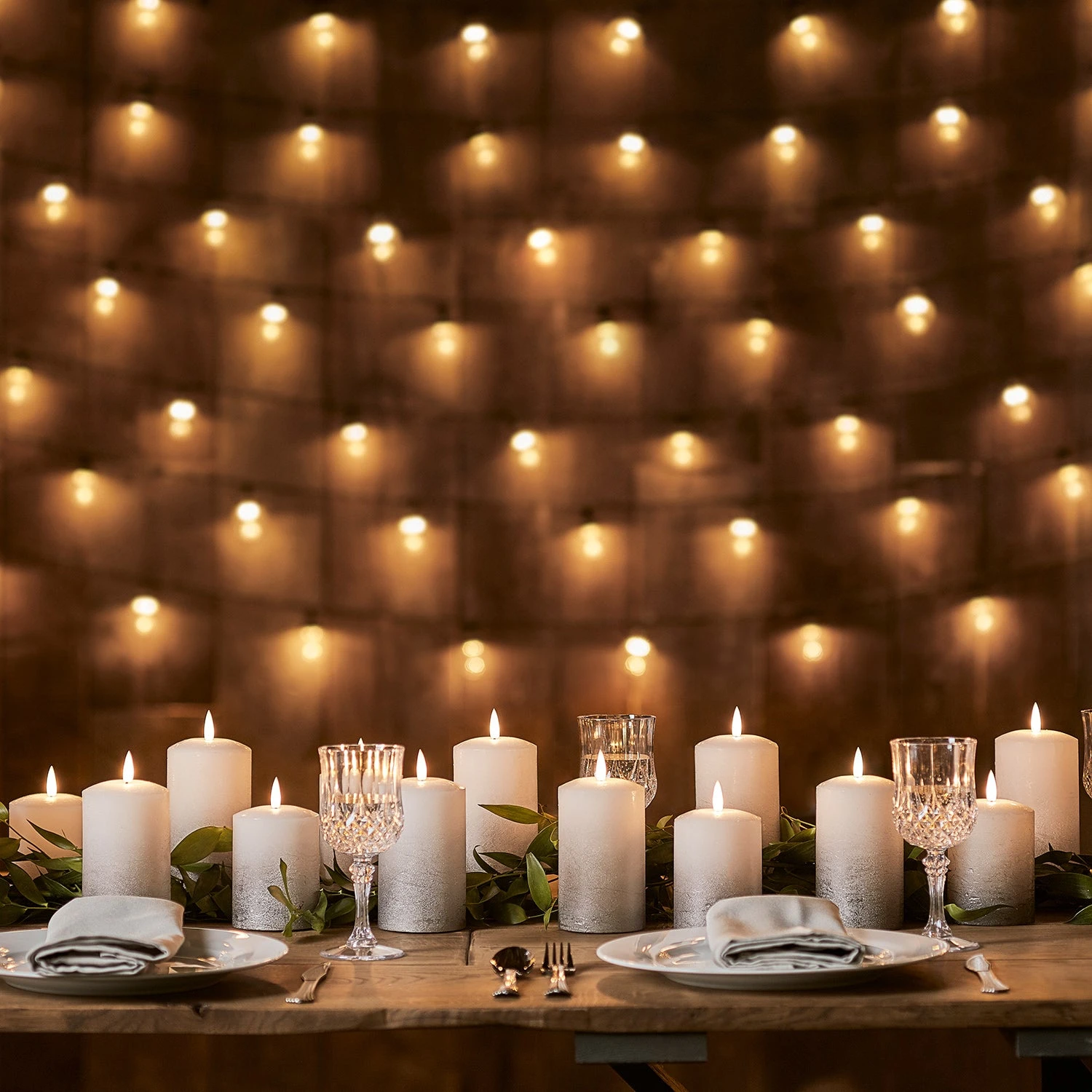 Lot De 3 Bougies Piliers TruGlow® à LED Effet Ombré Argenté Avec Télécommande 5 Lot De 3 Bougies Piliers TruGlow® à LED Effet Ombré Argenté Avec Télécommande – Image 5