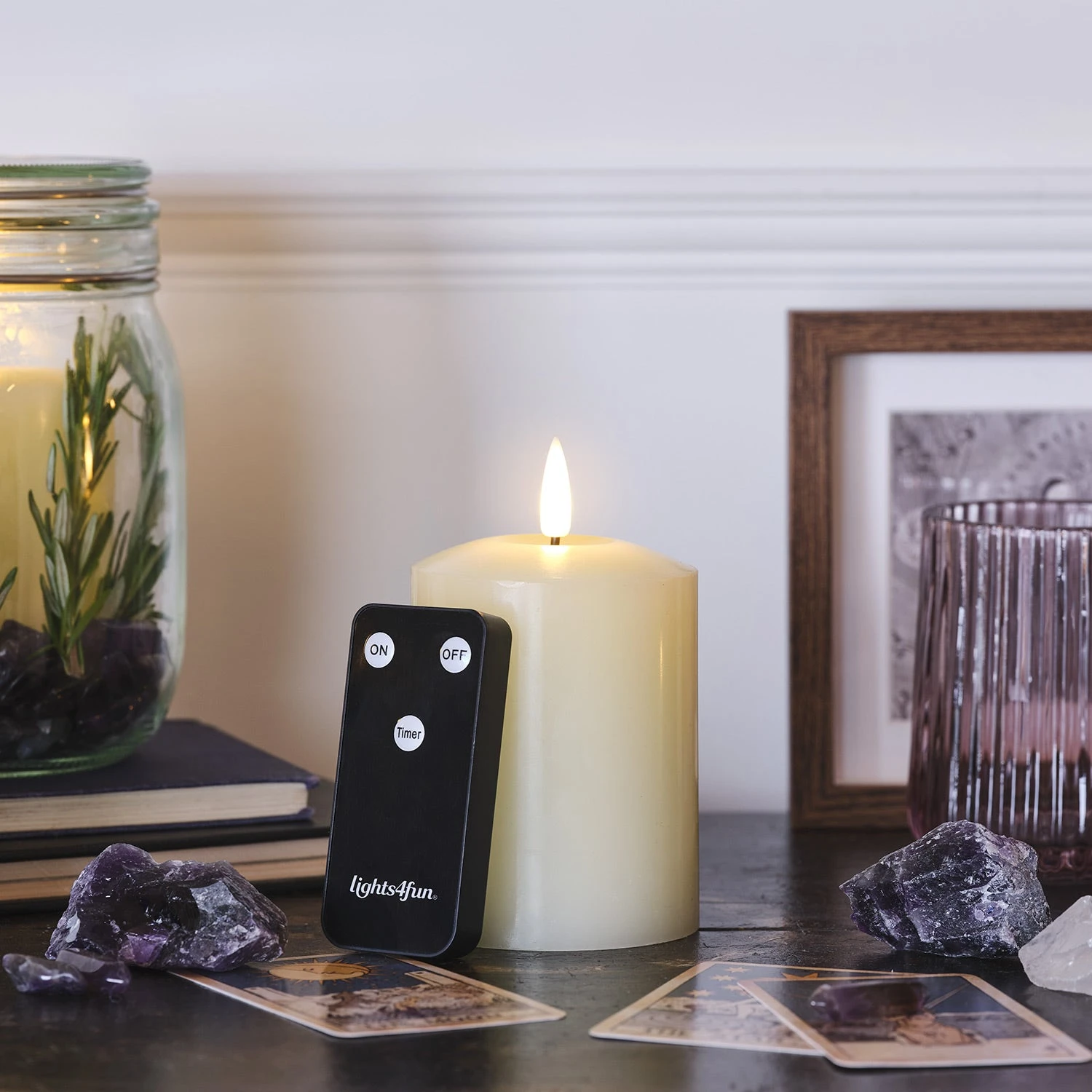 Bougie Pilier TruGlow® à LED De 10cm Avec Télécommande 4 Bougie Pilier TruGlow® à LED De 10cm Avec Télécommande – Image 4