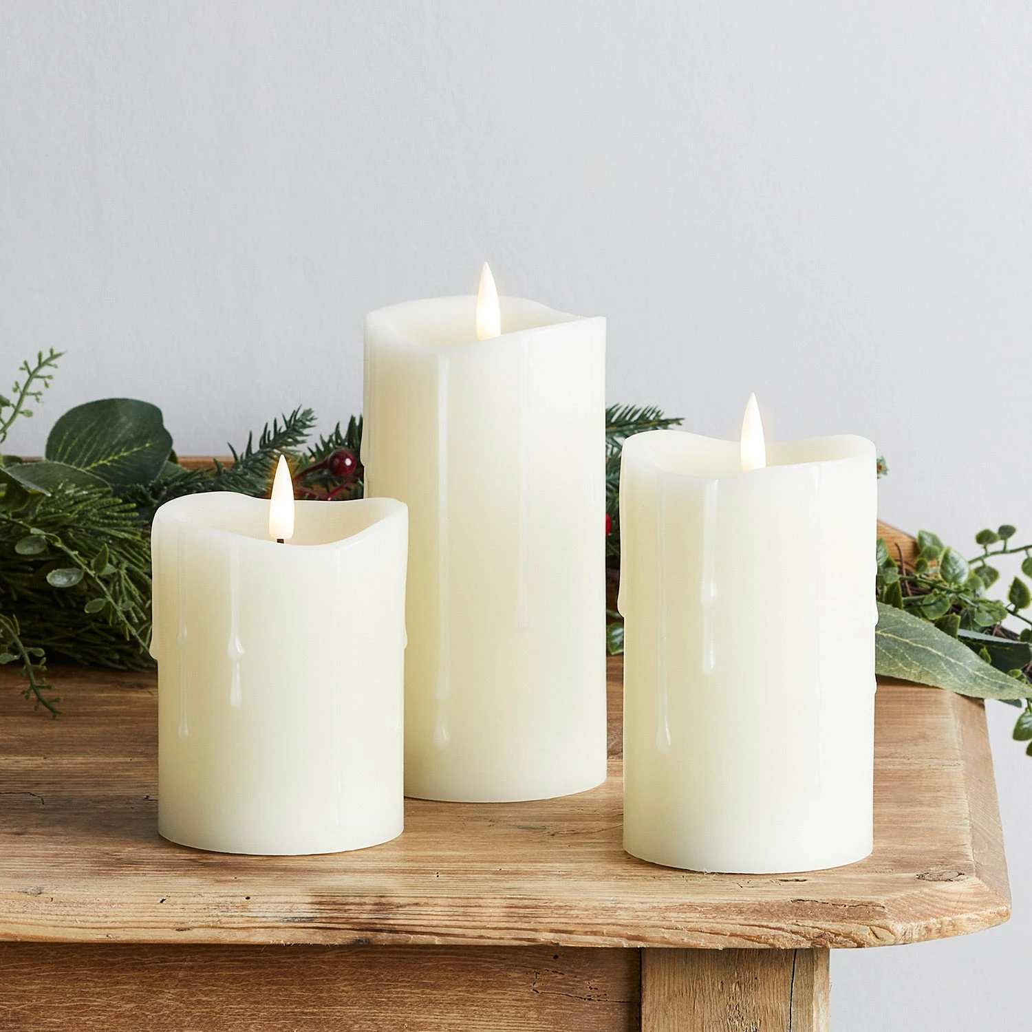 3 Bougies Piliers TruGlow®, Effet Cire Coulante, Avec Télécommande 2 3 Bougies Piliers TruGlow®, Effet Cire Coulante, Avec Télécommande – Image 2