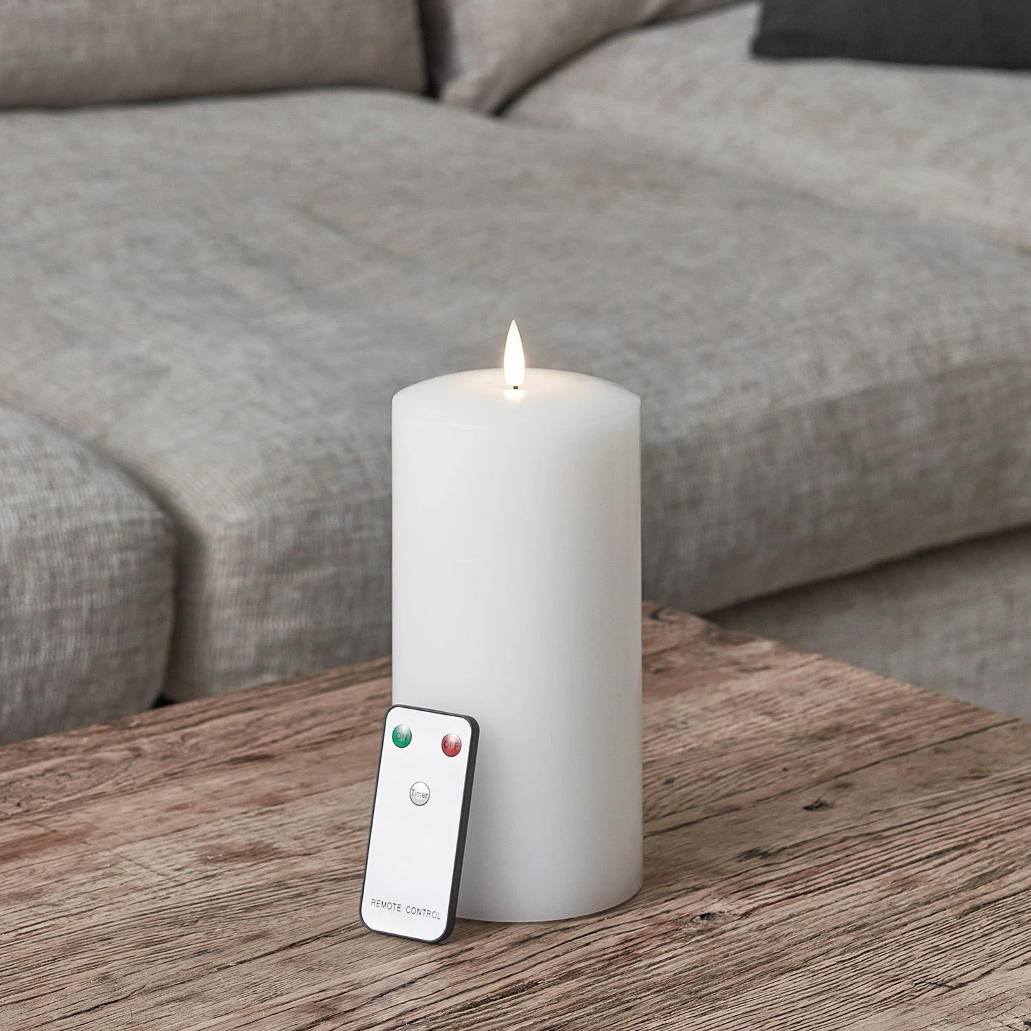 Bougie Cierge Blanche TruGlow® De 20 Cm Avec Télécommande 1 Bougie Cierge Blanche TruGlow® De 20 Cm Avec Télécommande