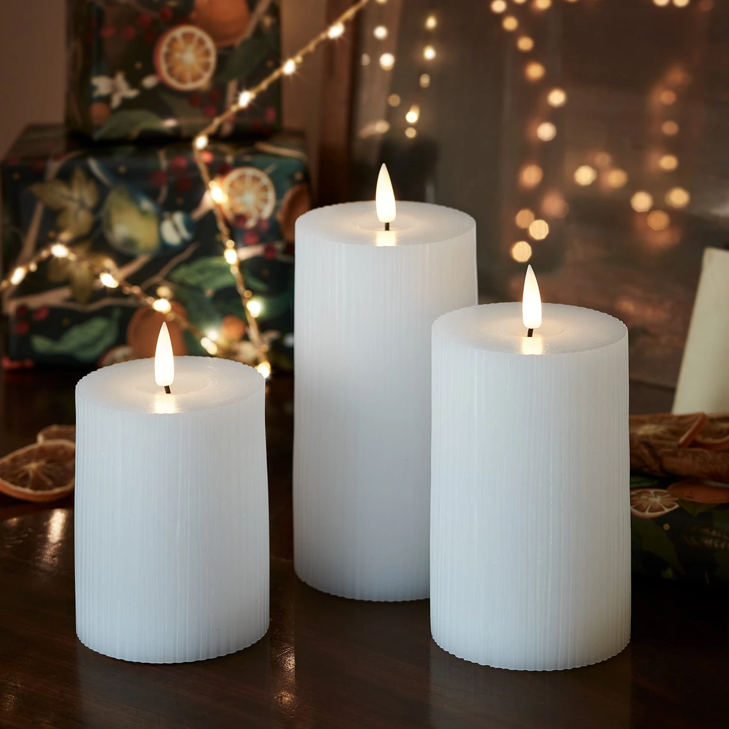 3 Bougies Piliers TruGlow® Blanches à LED Avec Télécommande 1 3 Bougies Piliers TruGlow® Blanches à LED Avec Télécommande