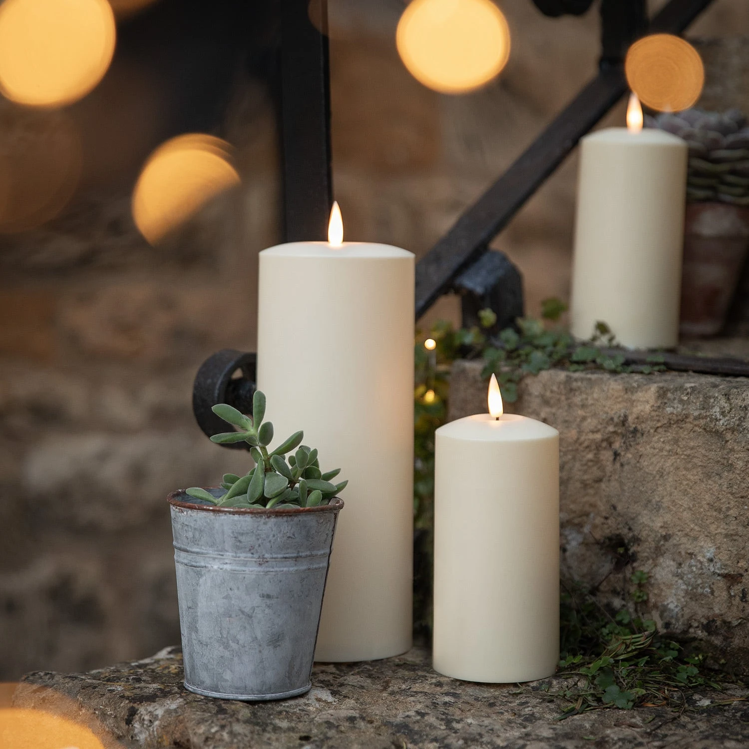 Lot De 3 Grandes Bougies Solaires TruGlow® 3 Lot De 3 Grandes Bougies Solaires TruGlow® – Image 3