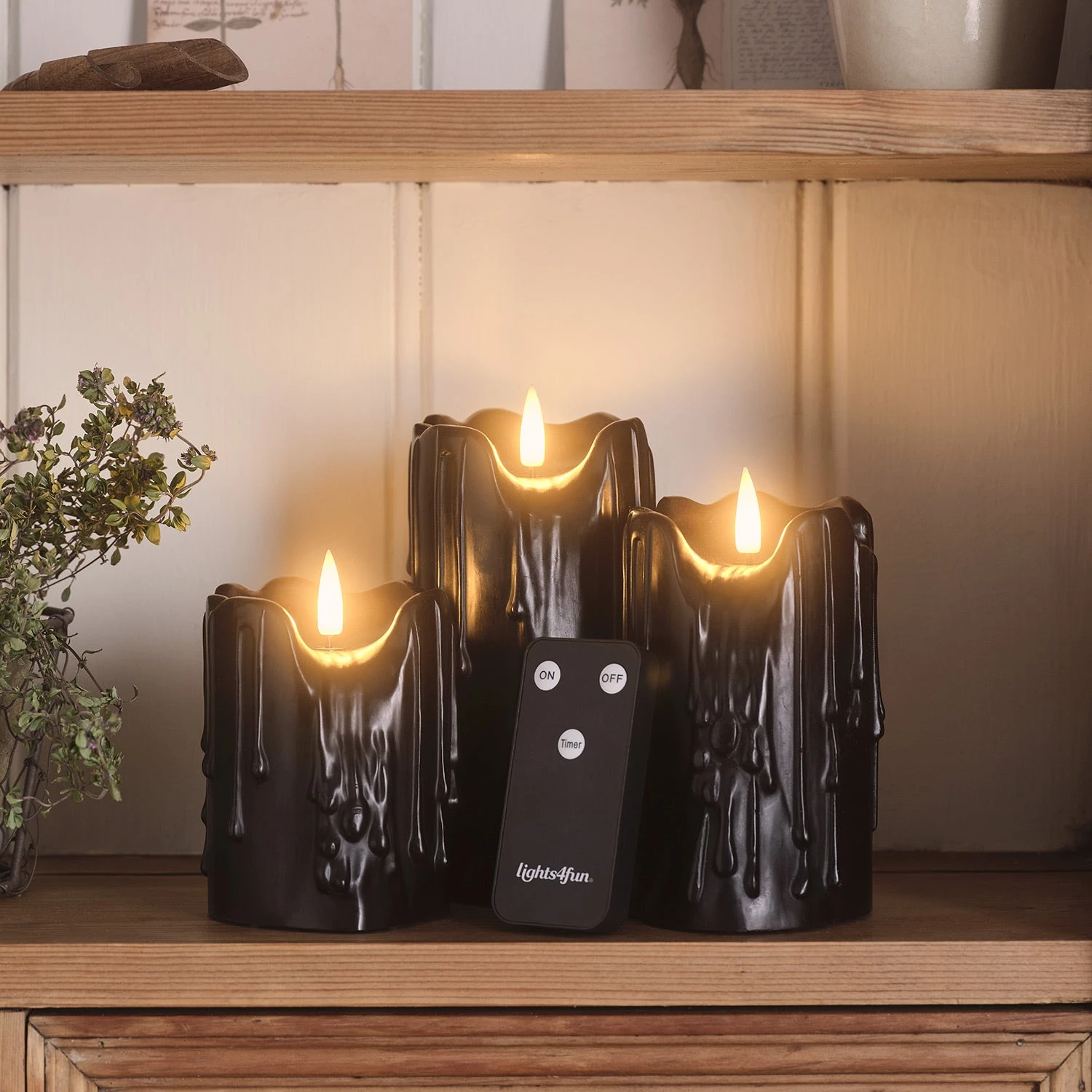 3 Bougies Noires TruGlow® à Effet Cire Fondue 2 3 Bougies Noires TruGlow® à Effet Cire Fondue – Image 2