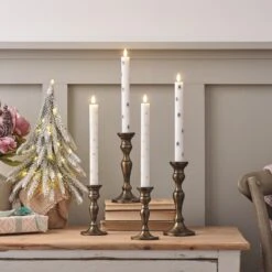 Lot De 4 Chandelles TruGlow® à Motifs Sapins De Noël Et Télécommande -Éclairage Domestique CA24043 lot de 4 chandelles ombrees argentees truglow eca9847b 4a6f 4bad 8b81 944fb9150199