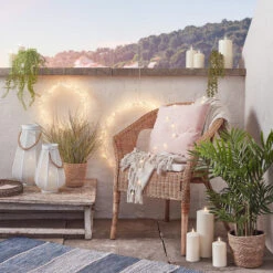 Lot De 3 Grandes Bougies D'Extérieur à LED TruGlow® -Éclairage Domestique D CA2100345 lot de 3 bougies d exterieur a LED Truglow en decor de balcon terrasse