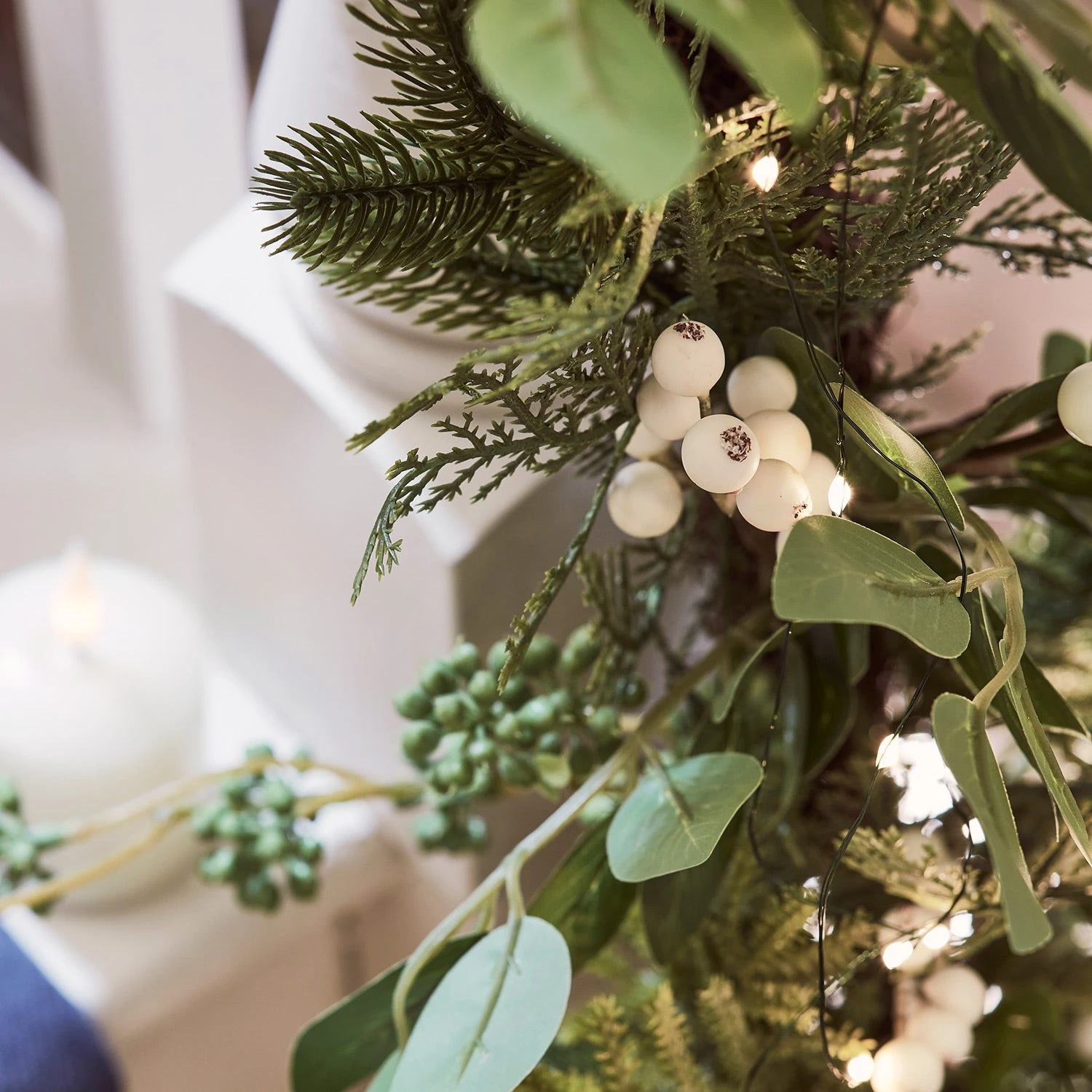 Guirlande De Noël Pré-illuminée à Baies Blanches De 2 M 4 Guirlande De Noël Pré-illuminée à Baies Blanches De 2 M – Image 4