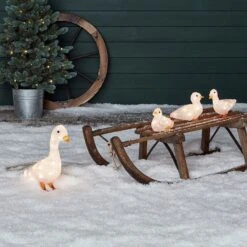 Déco De Noël Famille De Canards En Acrylique -Éclairage Domestique D L4F20012 cane avec ses 3 canetons sur luge en bois