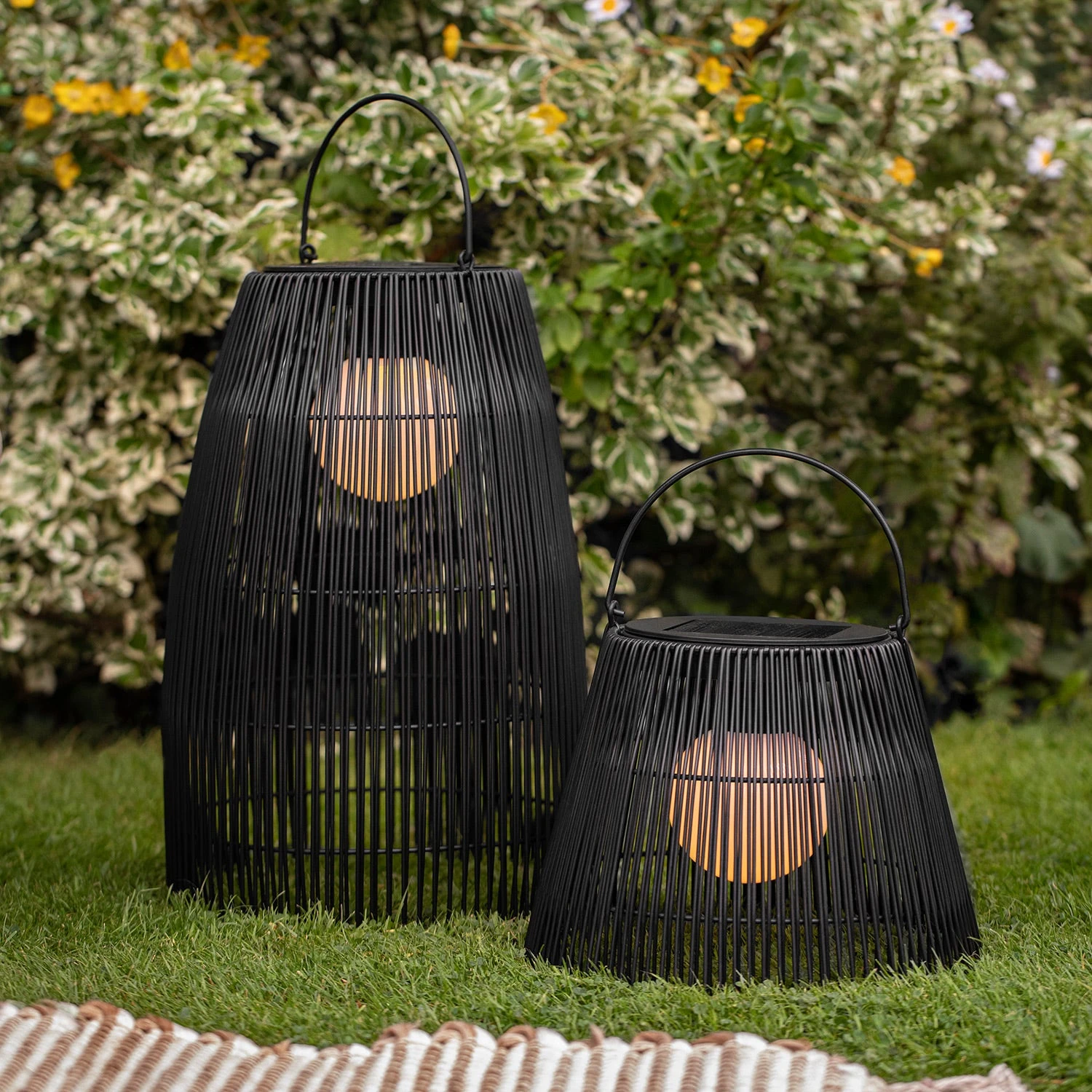 Lot De 2 Lanternes Solaires Camden Noires Effet Rotin 1 Lot De 2 Lanternes Solaires Camden Noires Effet Rotin