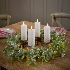 Lot De 4 Bougies De L'Avent TruGlow® à Chiffres -Éclairage Domestique D LL WR1703CA bougies numerotees et couronne a perles comme centre de table de noel