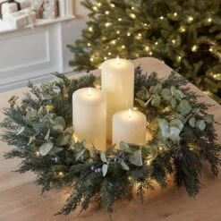 Lot De Couronne De Noël Pré-éclairée Avec Baies Et Pommes De Pins Et Bougies TruGlow®