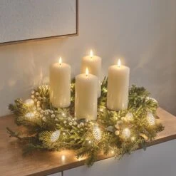 Couronne Aux Baies Blanches Avec Bougies TruGlow®, Porte-Bougie Et Guirlande Lumineuse – Centre De Table Festif