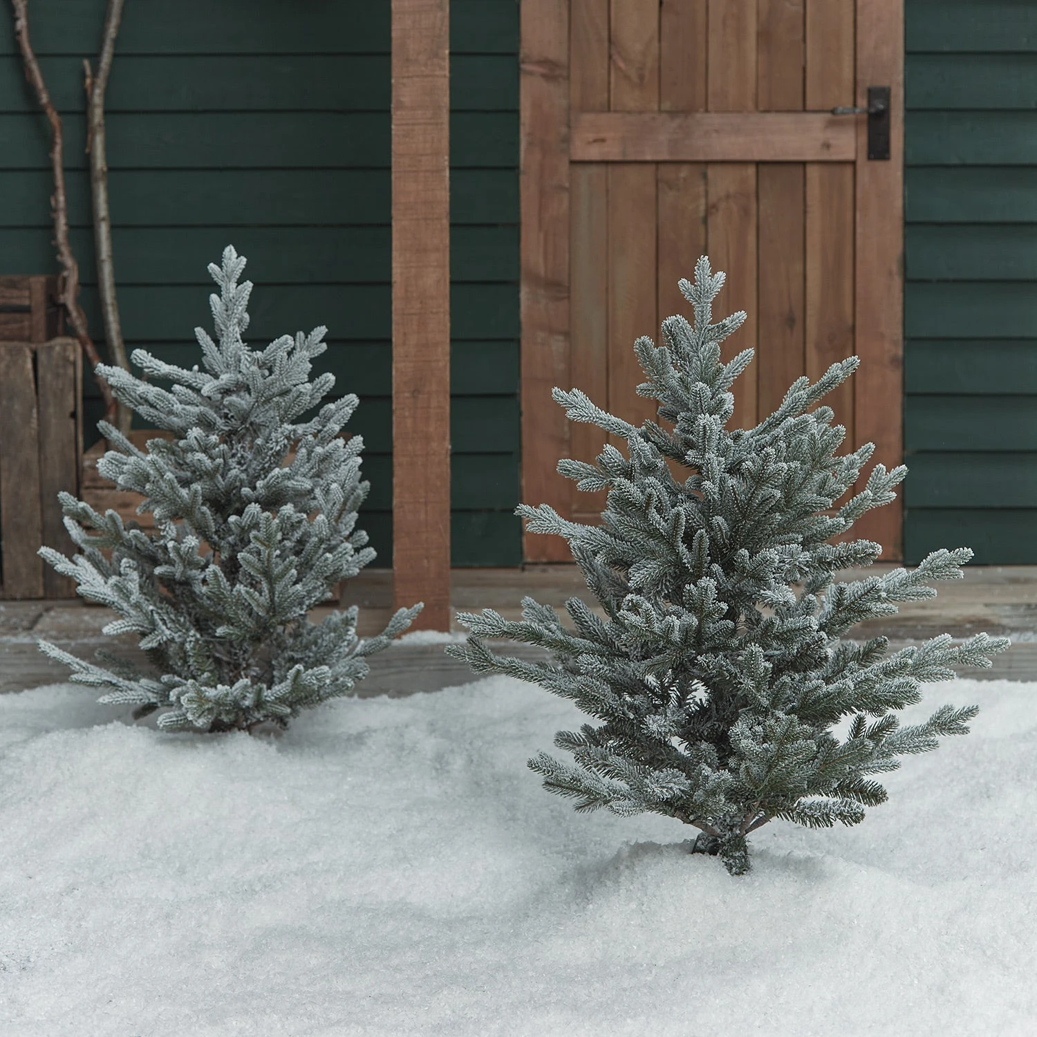 Lot De 2 Sapins De Noël De 91cm Sur Piquet à LED Bicolore, Effet Givré 4 Lot De 2 Sapins De Noël De 91cm Sur Piquet à LED Bicolore, Effet Givré – Image 4