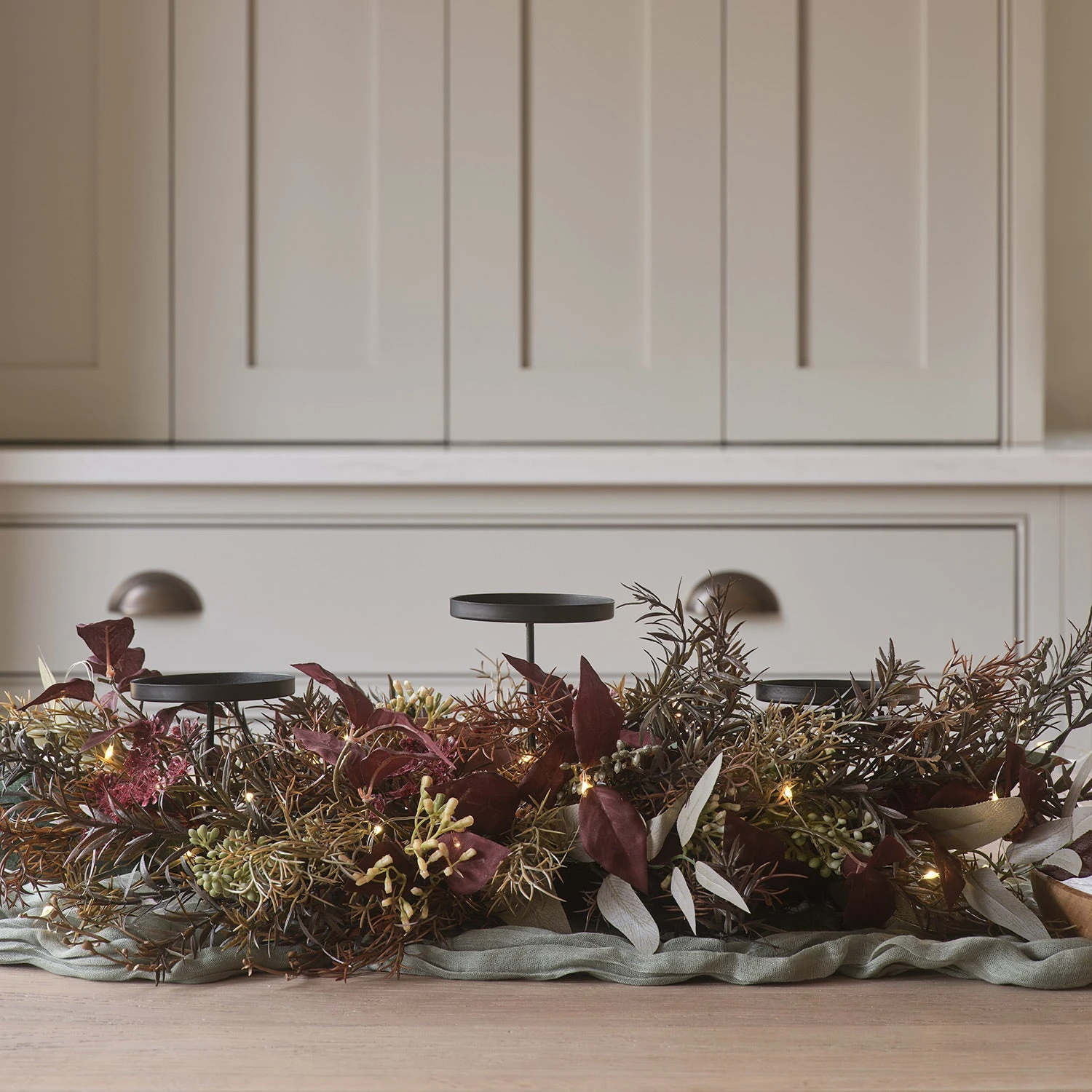 Lot De Composition Automnale Avec Trio De Porte-Bougies & 3 Bougies LED TruGlow® 8 Lot De Composition Automnale Avec Trio De Porte-Bougies & 3 Bougies LED TruGlow® – Image 8