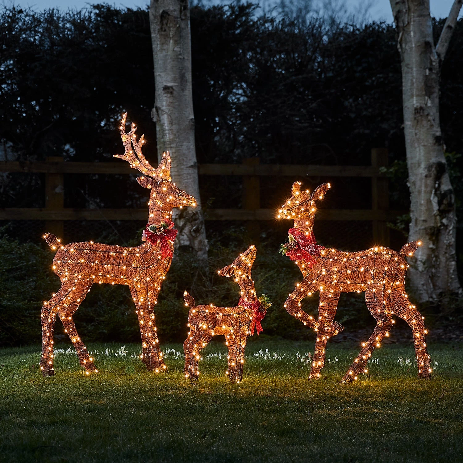Famille De Rennes De Noël Lumineux Harewood En Fils De Coton Marrons Pailletés 1 Famille De Rennes De Noël Lumineux Harewood En Fils De Coton Marrons Pailletés