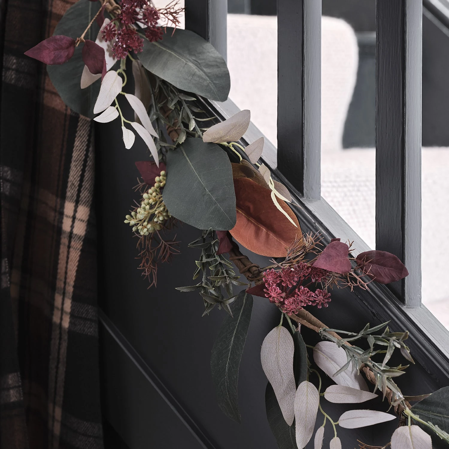 Guirlande Automne-Hiver De 1,5 M En Marron Et Vert Vieilli 3 Guirlande Automne-Hiver De 1,5 M En Marron Et Vert Vieilli – Image 3