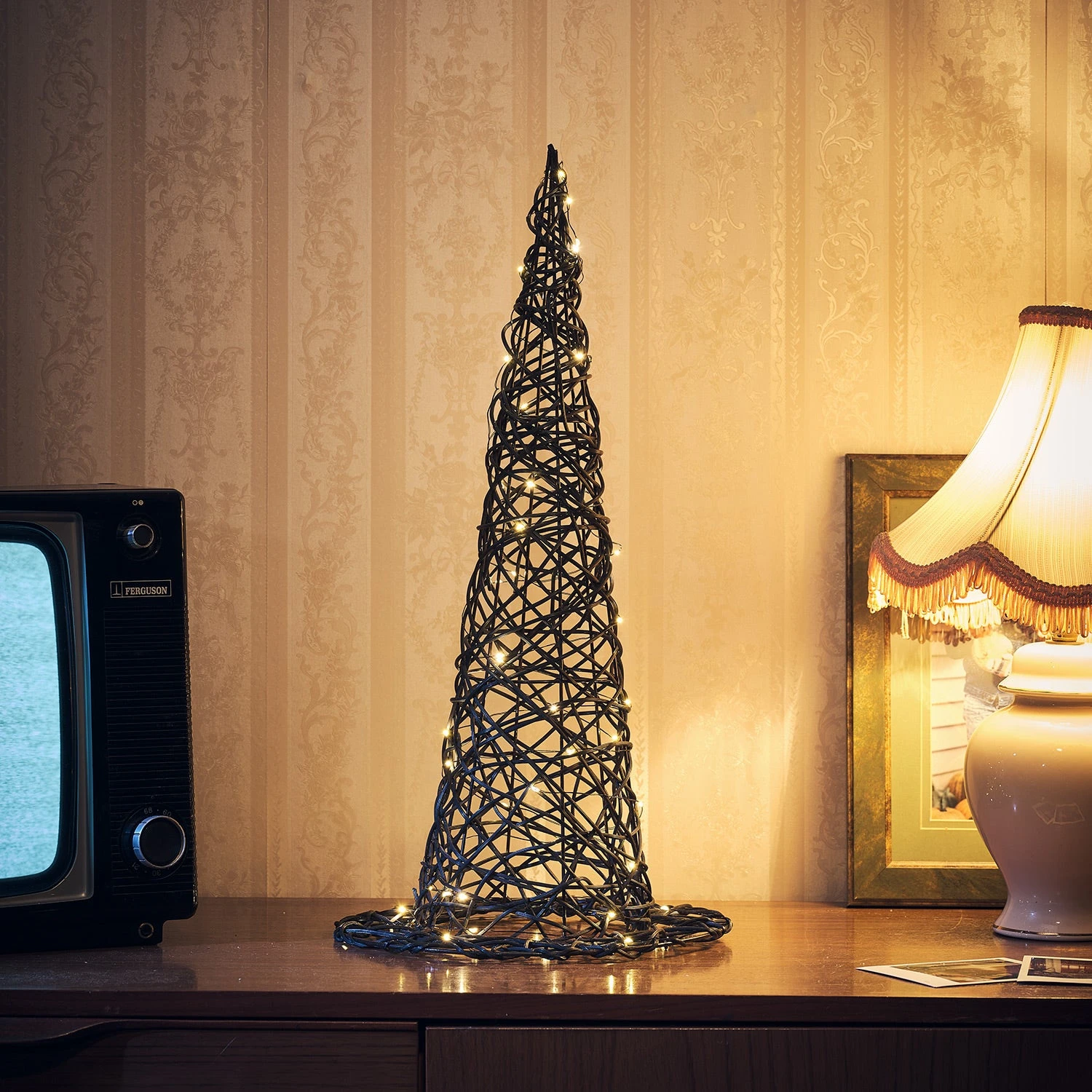 Chapeau De Sorcière à LED De 50 Cm En Rotin 1 Chapeau De Sorcière à LED De 50 Cm En Rotin