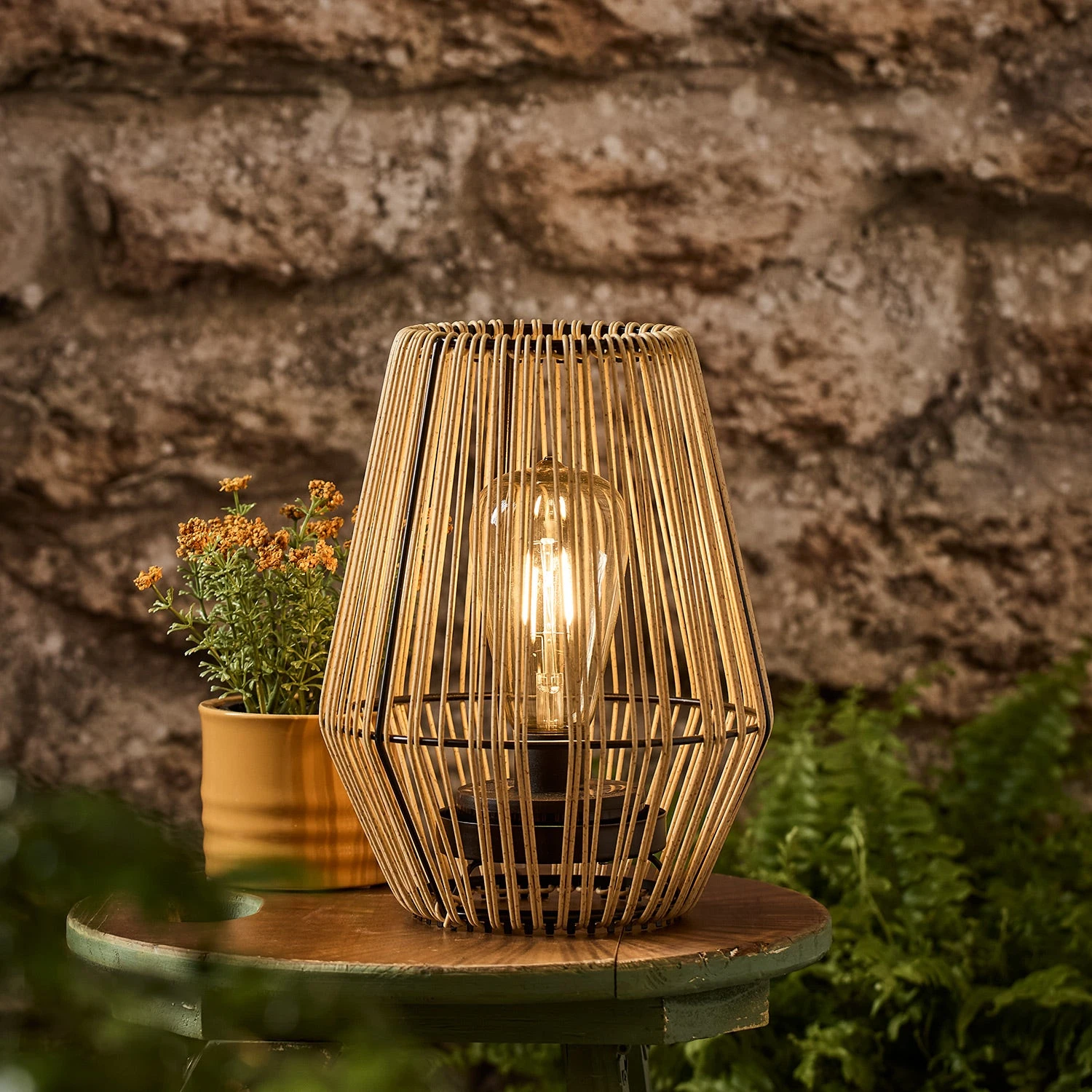 Lanterne De Table Solaire Lotus, Effet Rotin Beige 1 Lanterne De Table Solaire Lotus, Effet Rotin Beige