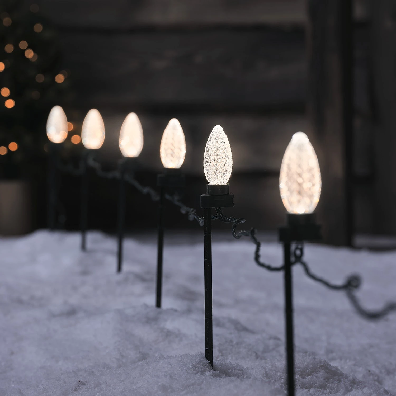 Guirlande Lumineuse Raccordable à 20 Ampoules LED Multicolore En Forme De Pomme De Pin Et Piquets De Sol 8 Guirlande Lumineuse Raccordable à 20 Ampoules LED Multicolore En Forme De Pomme De Pin Et Piquets De Sol – Image 8