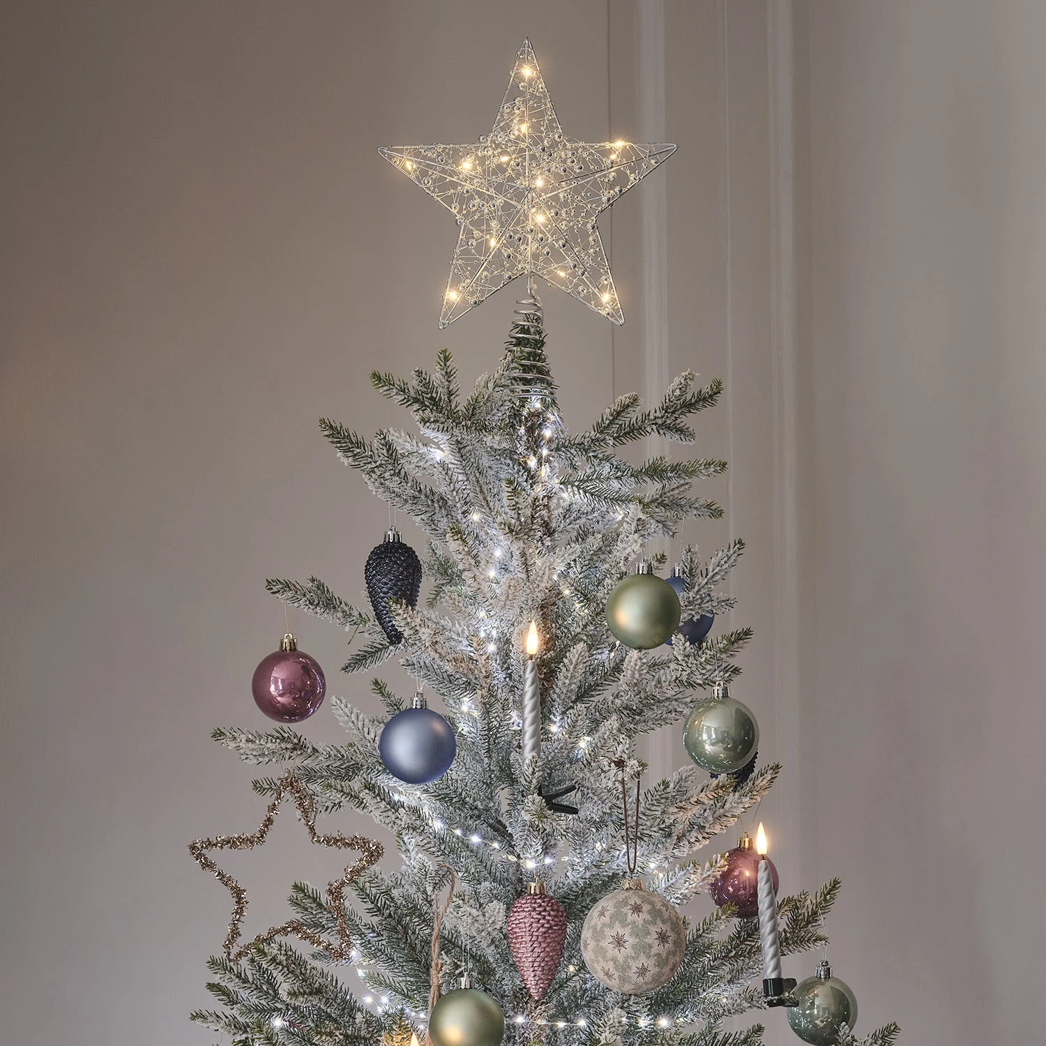 Cimier De Sapin Étoile Argentée à Perles Et Micro-LED 1 Cimier De Sapin Étoile Argentée à Perles Et Micro-LED