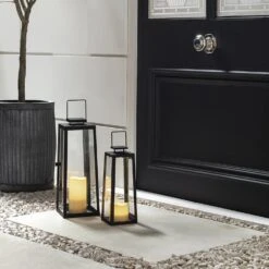 Lot De 2 Lanternes Lumineuses Pour Extérieur En Métal 14 Lot De 2 Lanternes Lumineuses Pour Extérieur En Métal -Éclairage Domestique LA18012 2 Metal Outdoor Battery Lanterns Frontdoor P2