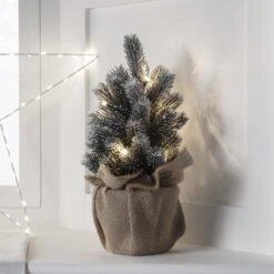 Sapin De Noël Artificiel 30cm Avec 8 LED Blanc Chaud à Piles -Éclairage Domestique LL17026 Montreal Pre Lit Frosted Mini Christmas Tree Small Close P1