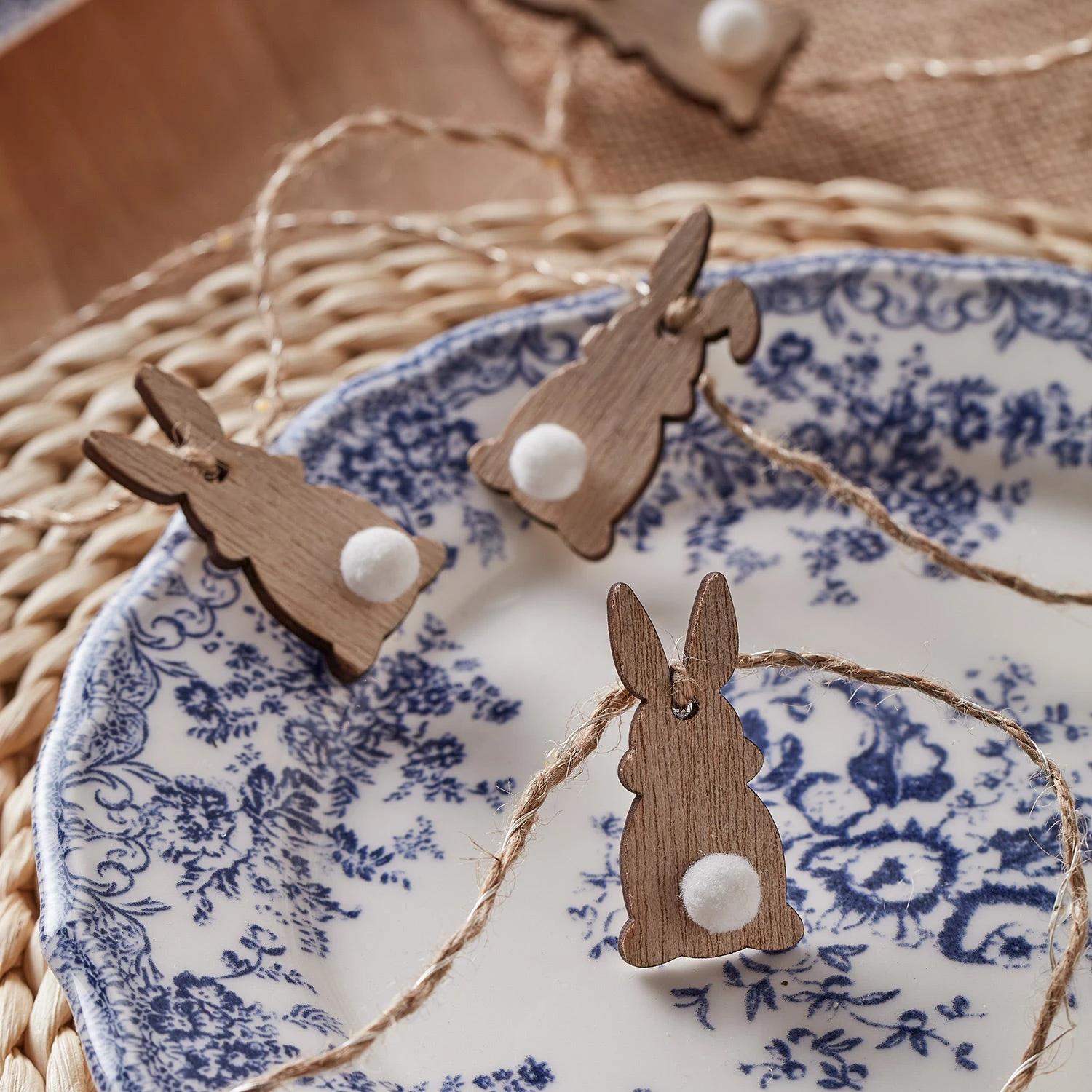 Guirlande Lumineuse à 20 Lapins De Pâques En Bois 3 Guirlande Lumineuse à 20 Lapins De Pâques En Bois – Image 3