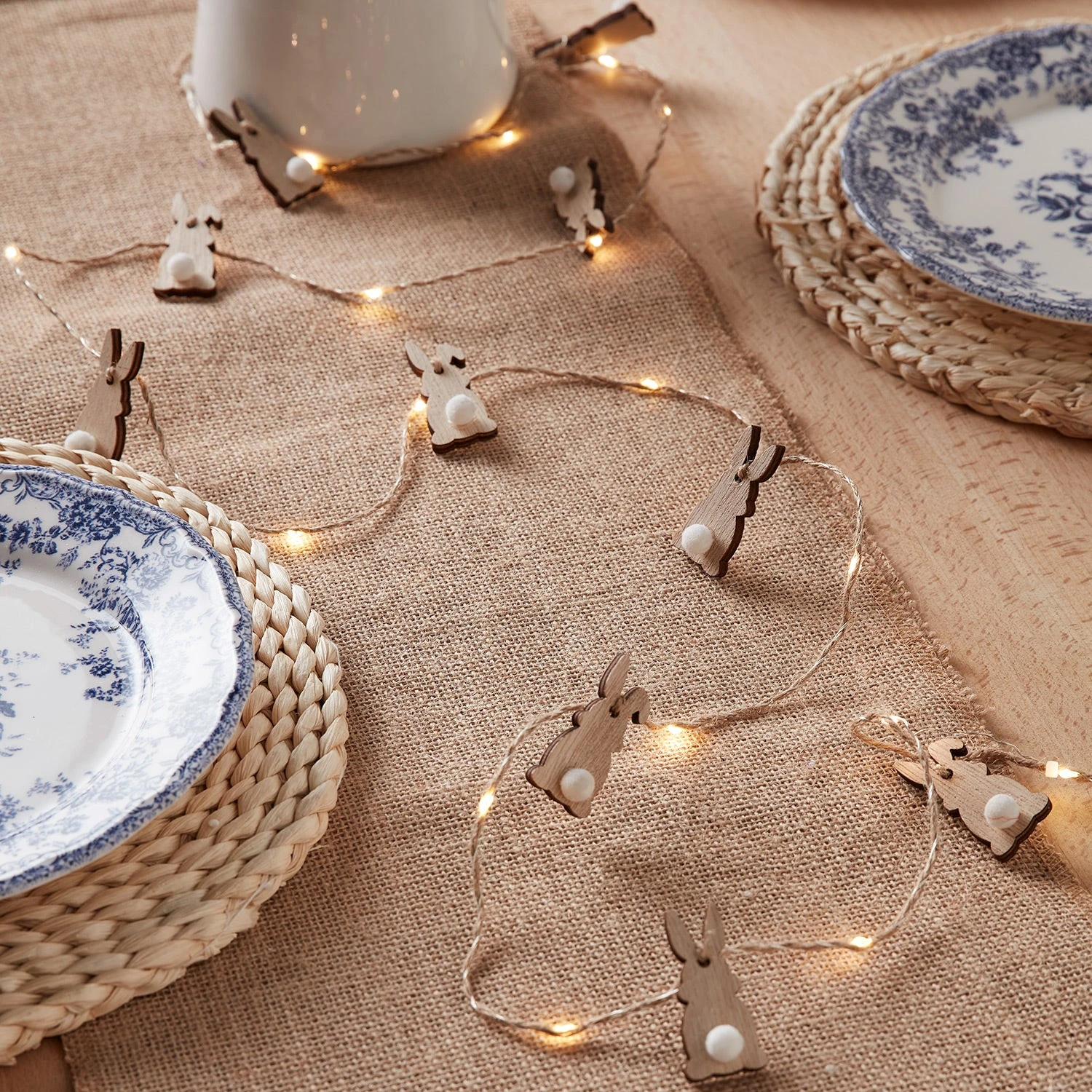 Guirlande Lumineuse à 20 Lapins De Pâques En Bois 2 Guirlande Lumineuse à 20 Lapins De Pâques En Bois – Image 2