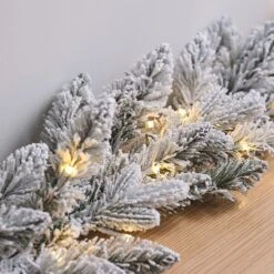 Lot Couronne & Guirlande De Noël Enneigées à LED Blanc Chaud 7 Lot Couronne & Guirlande De Noël Enneigées à LED Blanc Chaud -Éclairage Domestique LL25010 guirlande enneigee pour l interieur
