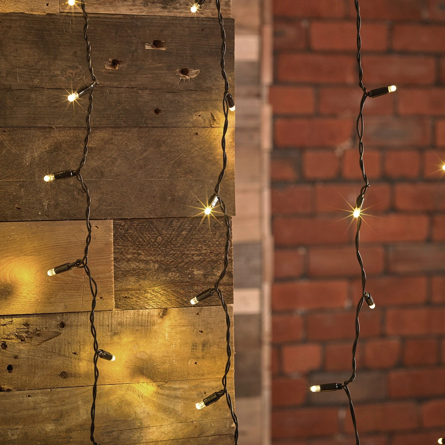 Rideau Lumineux Core Connect 2m X 2m 192 LED Blanc Chaud Câble Noir Raccordable 2 Rideau Lumineux Core Connect 2m X 2m 192 LED Blanc Chaud Câble Noir Raccordable – Image 2