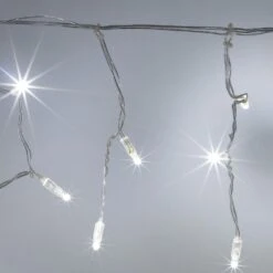 Guirlande Stalactite Core Connect 20m 640 LED Blanche Câble Transparent Raccordable -Éclairage Domestique ML64WC White LED Icicle Light christmas close up P4 2c2ec1ee 21ba 40c7 bd42 7410722e5b37