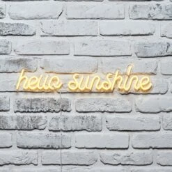 Enseigne Effet Néon Hello Sunshine -Éclairage Domestique PL20005 enseigne lumineuse hello sunshine effet neon a LED sur mur en briques p3