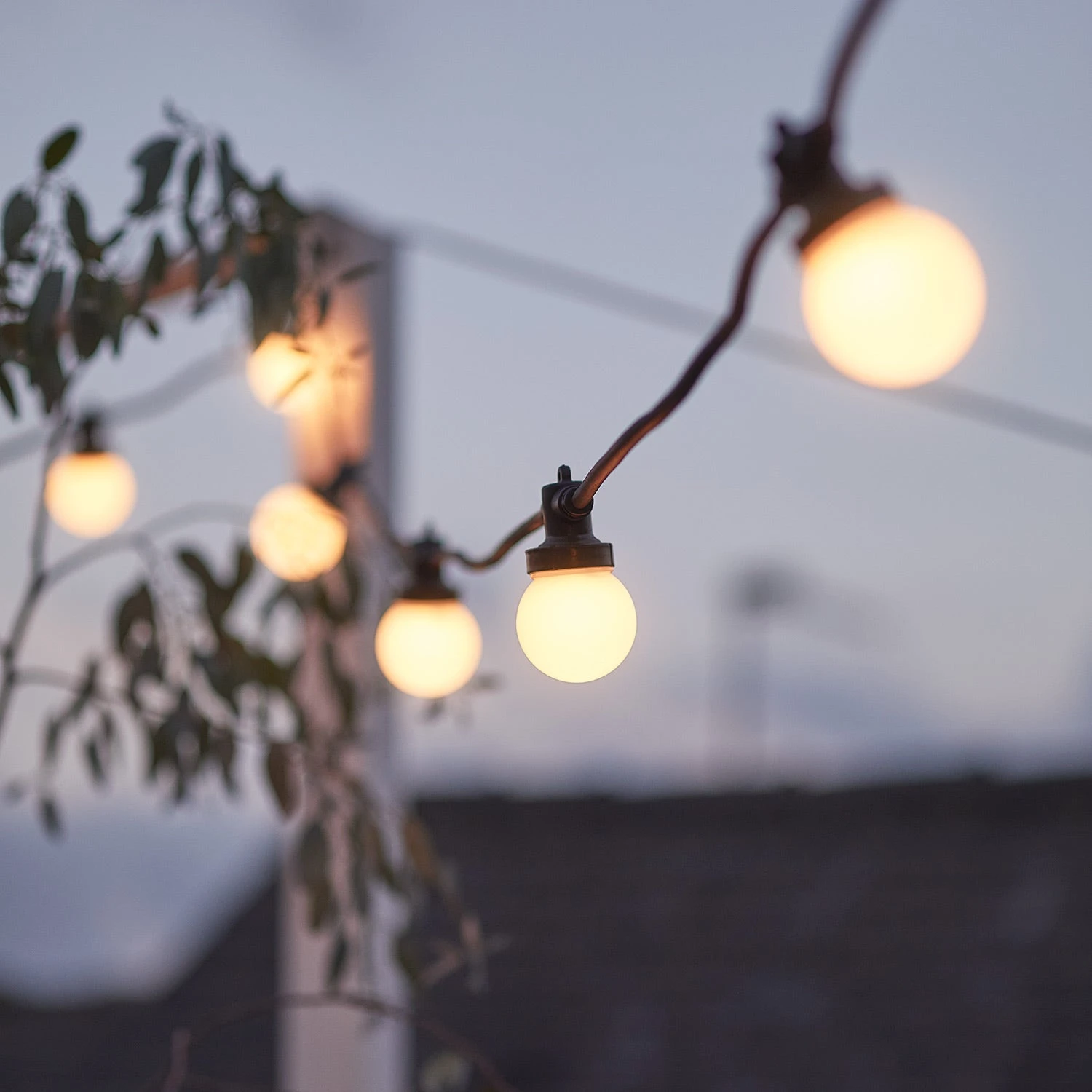 Guirlande Guinguette Pro Connect IP67,15m 30 LED Blanc Chaud Câble Noir Raccordable 4 Guirlande Guinguette Pro Connect IP67,15m 30 LED Blanc Chaud Câble Noir Raccordable – Image 4