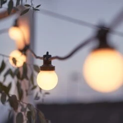 Guirlande Guinguette Pro Connect IP67, 50m 100 LED Blanc Chaud Câble Noir Raccordable 13 Guirlande Guinguette Pro Connect IP67, 50m 100 LED Blanc Chaud Câble Noir Raccordable -Éclairage Domestique PR10 2YWB guirlande guinguette pro connect blanc chaud cable noir winter ip67 6 4