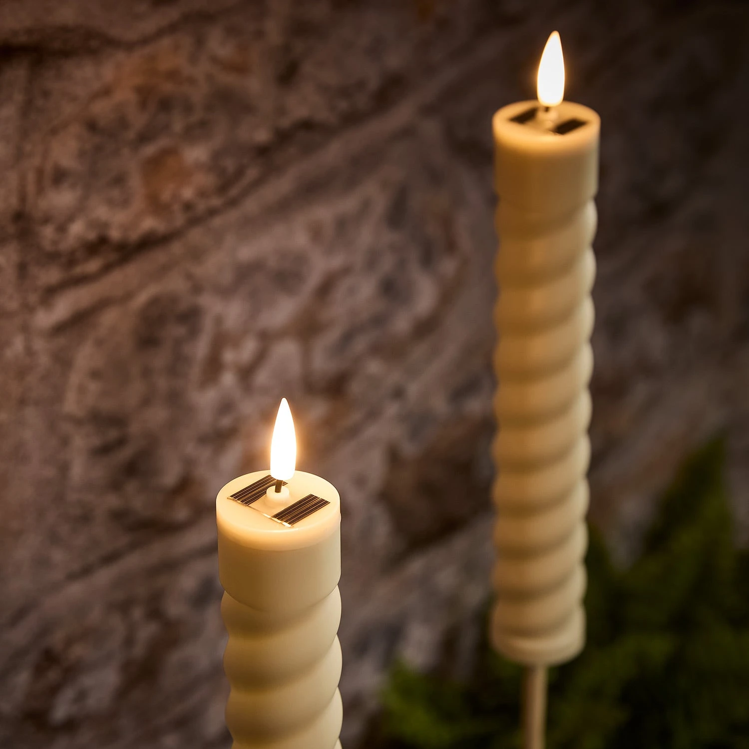 Lot De 2 Bougies Torches Solaires TruGlow® 2 Lot De 2 Bougies Torches Solaires TruGlow® – Image 2