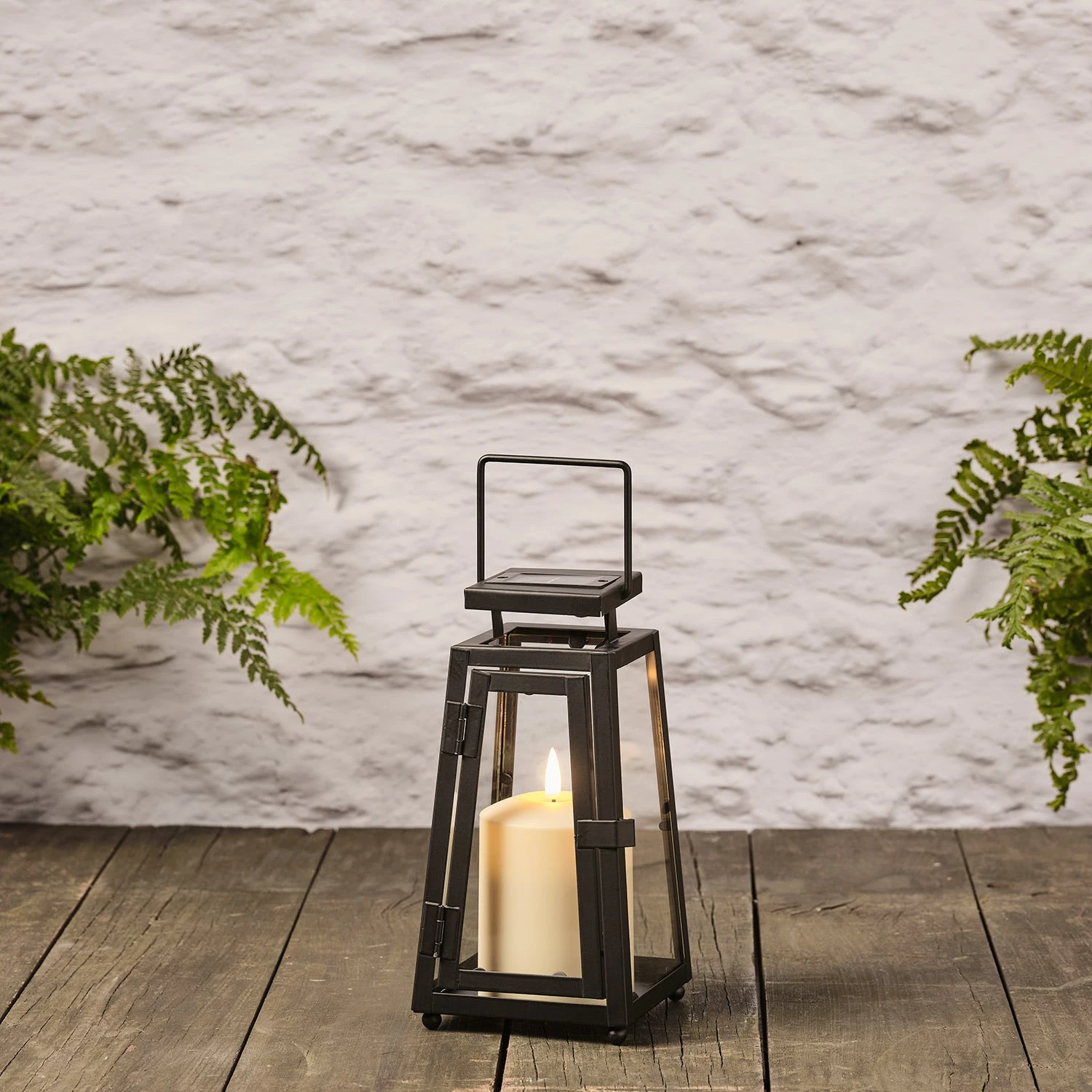 Petite Lanterne Solaire Porto Avec Bougie TruGlow® Et Télécommande 3 Petite Lanterne Solaire Porto Avec Bougie TruGlow® Et Télécommande – Image 3