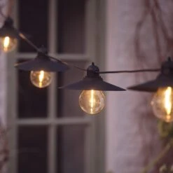 Guirlande Guinguette Solaire à 6 Ampoules Avec Abat-Jour Au Style Industriel 8 Guirlande Guinguette Solaire à 6 Ampoules Avec Abat-Jour Au Style Industriel -Éclairage Domestique SL25010 guirlande guinguette solaire a ampoules avec abat jour au style industriel 1