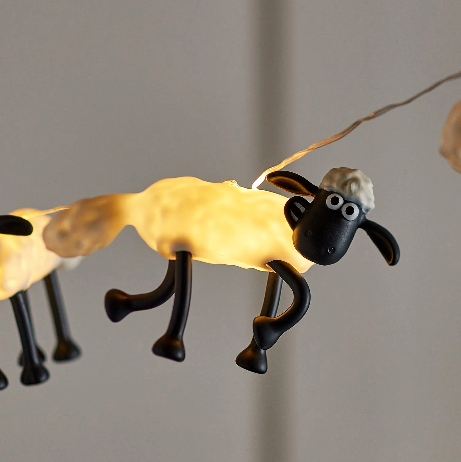 Guirlande Lumineuse à 8 LED Shaun Le Mouton™ 2 Guirlande Lumineuse à 8 LED Shaun Le Mouton™ – Image 2