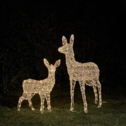 Duo Biche Et Faon Lumineux à Piles Et à LED Bicolore Swinsty -Éclairage Domestique XX2308BO rennes en acrylique biche et faon lumineux a piles swinsty a led bicolore 4
