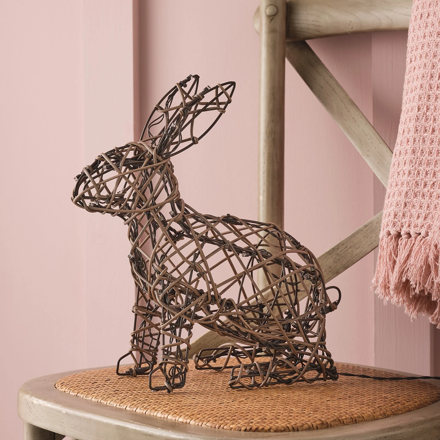 Lapin Lumineux En Rotin De 33 Cm, à Piles 7 Lapin Lumineux En Rotin De 33 Cm, à Piles – Image 7